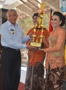 2409 SLEMAN BUSANA JAWA