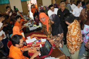 Penyerahan Bantuan Program Keluarga Harapan